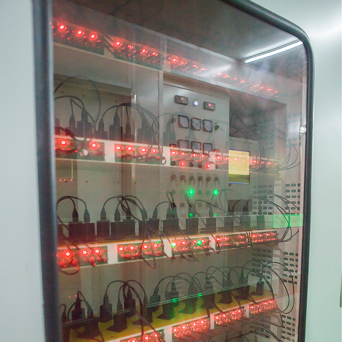 電源適配器|的拓展和安全性——飛天鷹科技