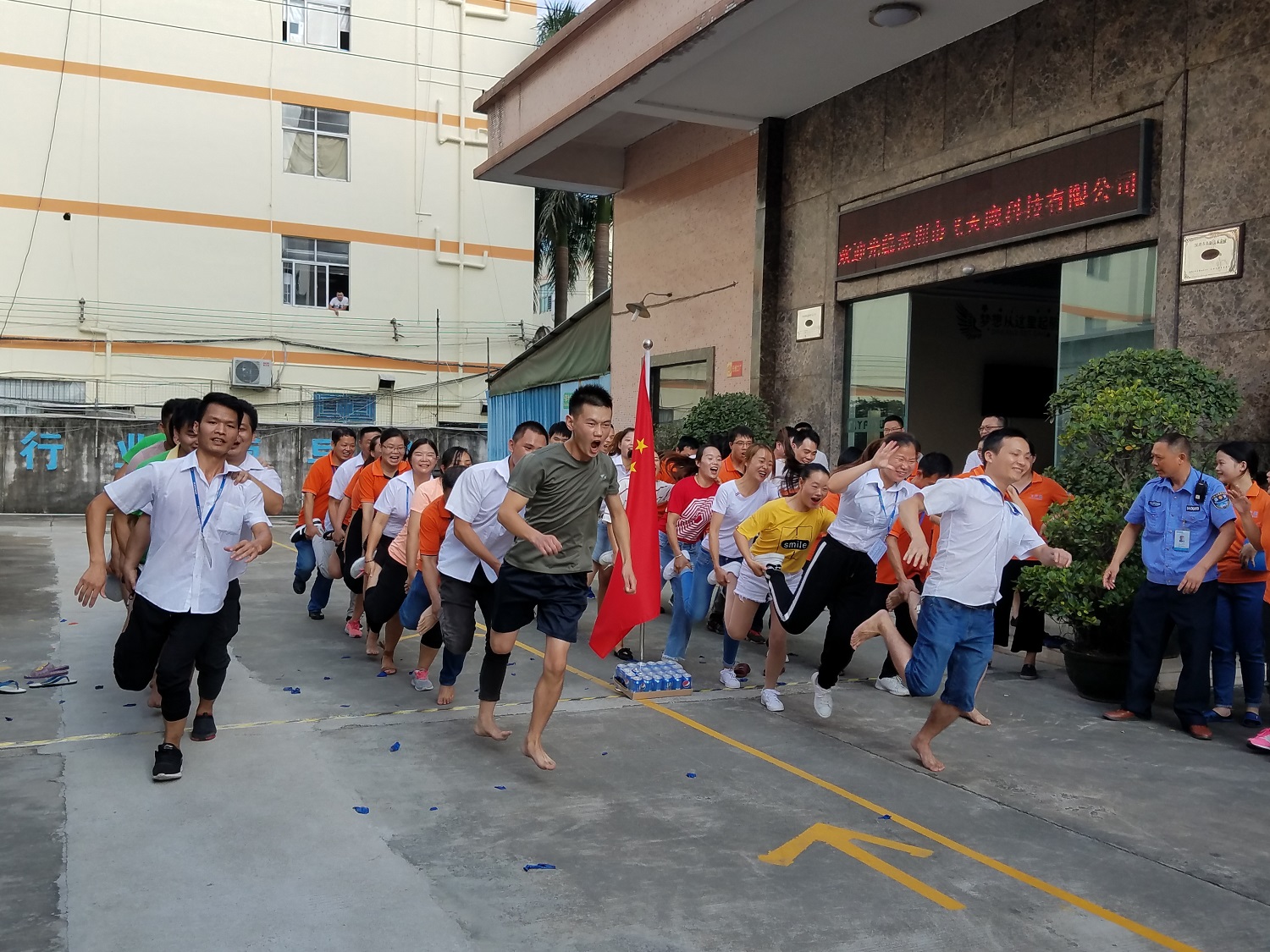 飛天鷹的小伙伴們，你們真帥！