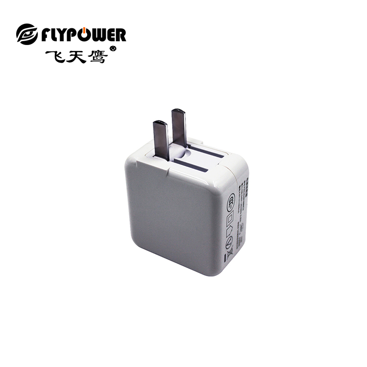 為什么使用電源適配器充電會出現觸電的情況