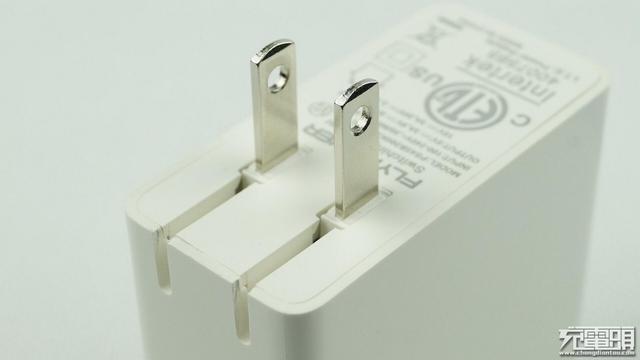 飛天鷹45W PD電源適配器拆解報(bào)告：做工精細(xì)，用料扎實(shí)！